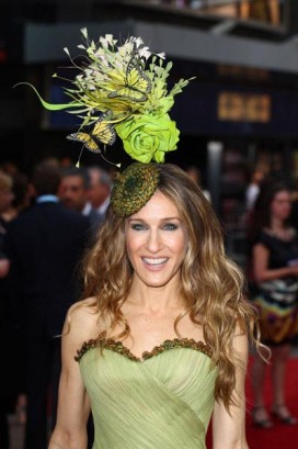 sarah_jessica_parker_in_philip_treacy